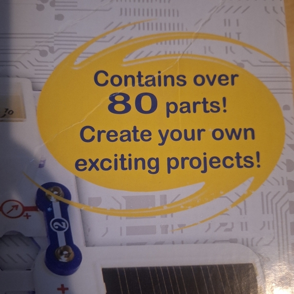 Snap Circuits Extreme Electronics Kit - Picture 5 of 7